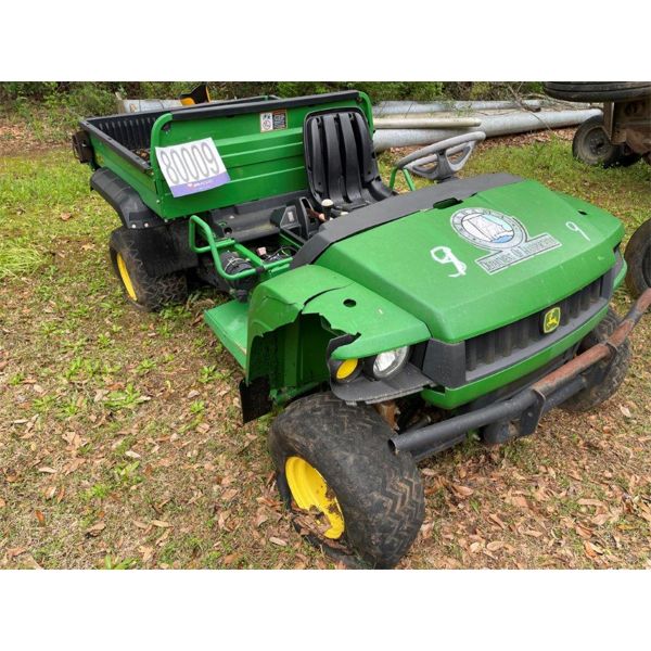 JOHN DEERE GATOR UTV
