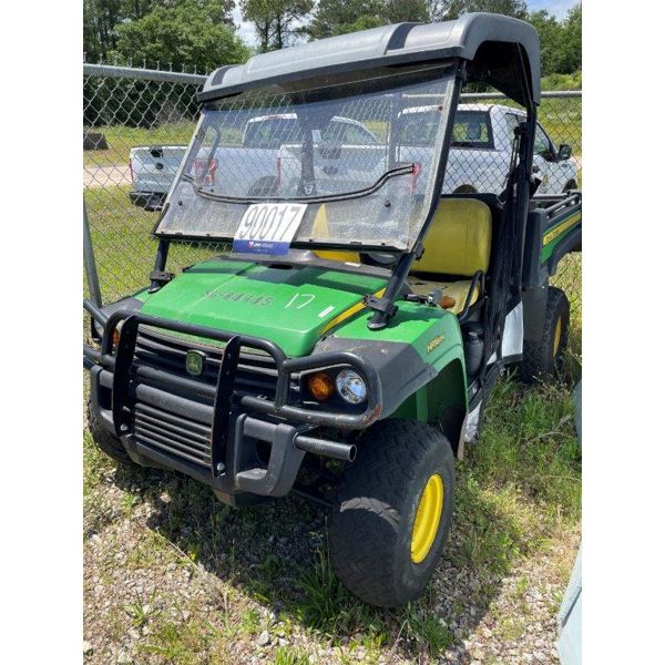 JOHN DEERE GATOR UTV