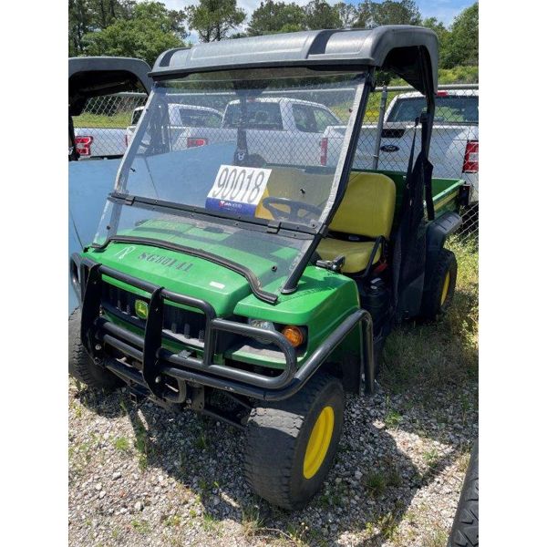 JOHN DEERE GATOR UTV
