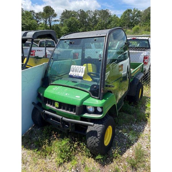 JOHN DEERE GATOR UTV