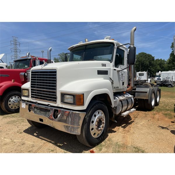 2008 MACK CHU613 Day Cab Truck