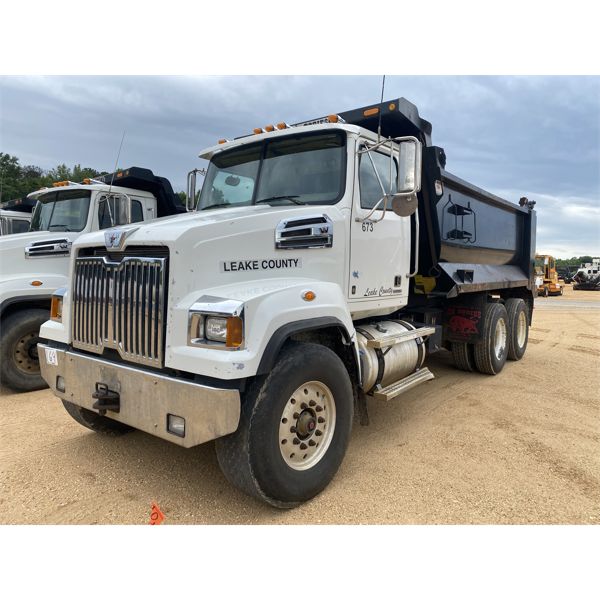2017 WESTERN STAR 4700 SF Dump Truck