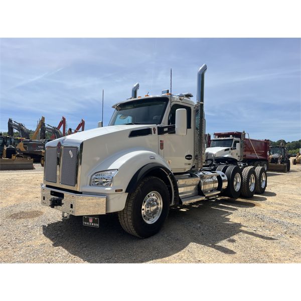 2024 KENWORTH T880 Day Cab Truck