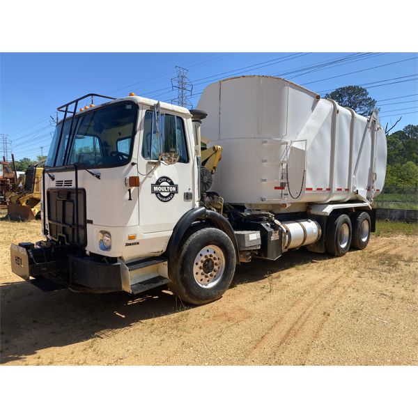 2008 AUTOCAR  Garbage / Sanitation Truck