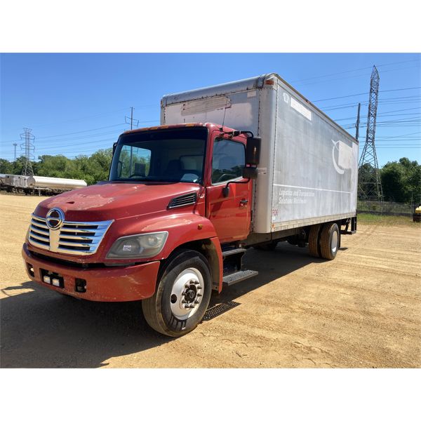 2009 HINO  Box Truck