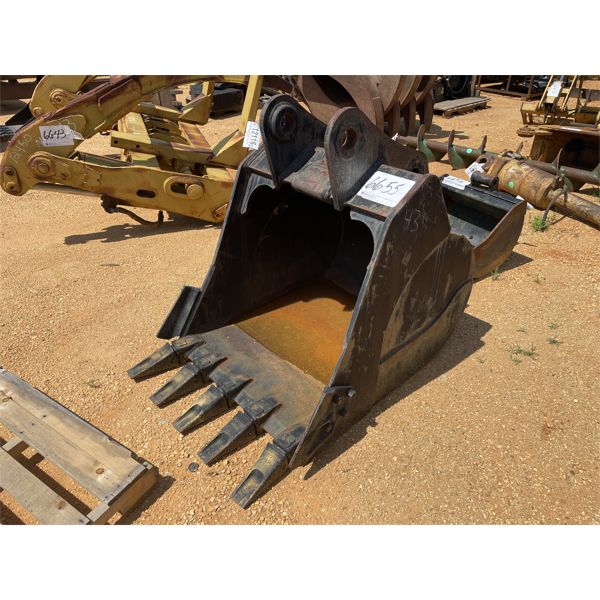 CAT 40" BUCKET