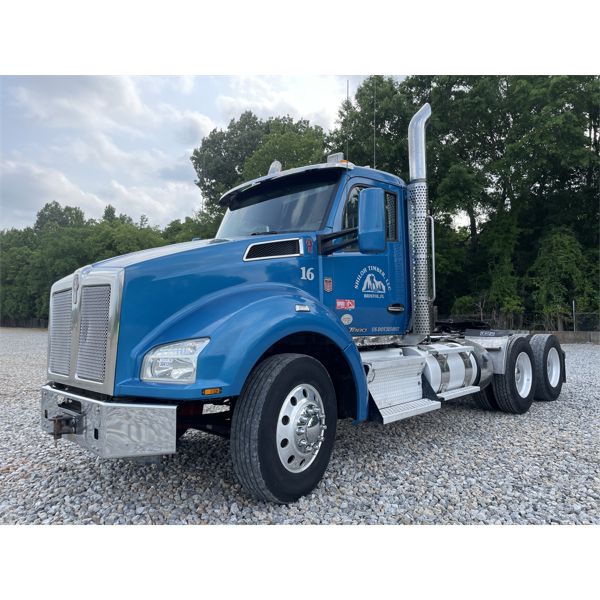 2020 KENWORTH T880 Day Cab Truck