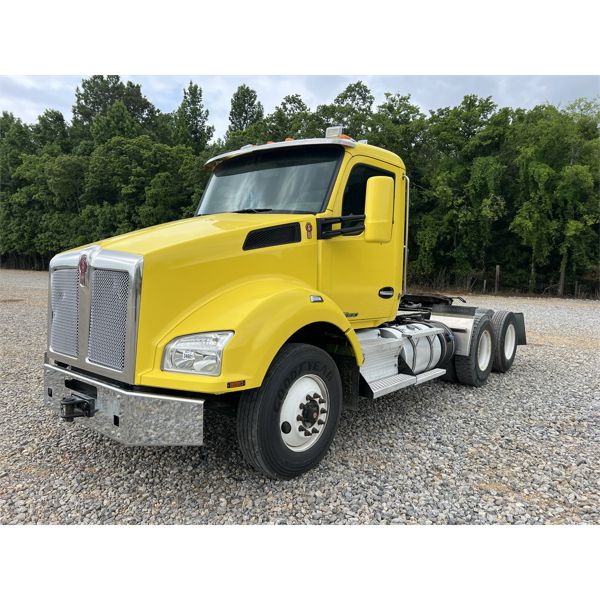 2019 KENWORTH T880 Day Cab Truck