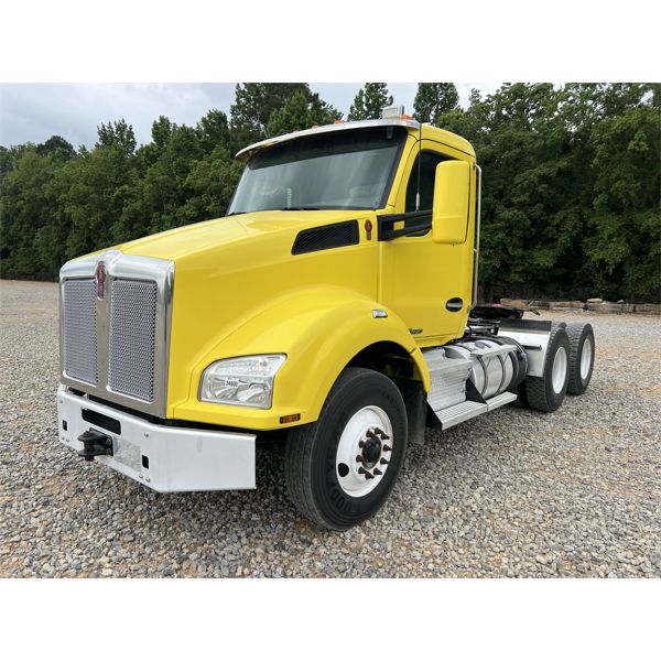 2018 KENWORTH T880 Day Cab Truck