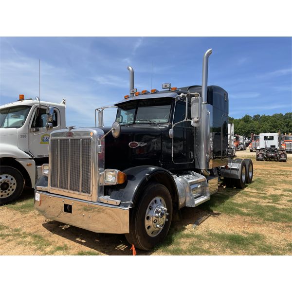 2006 PETERBILT 378 Sleeper Truck