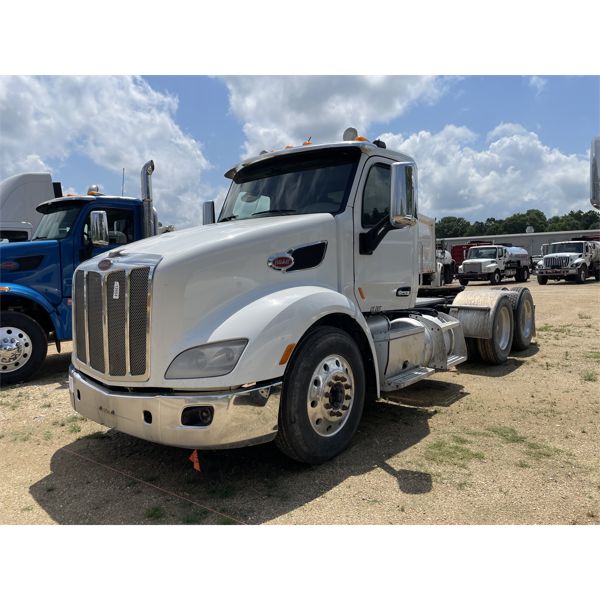 2018 PETERBILT 567 Day Cab Truck