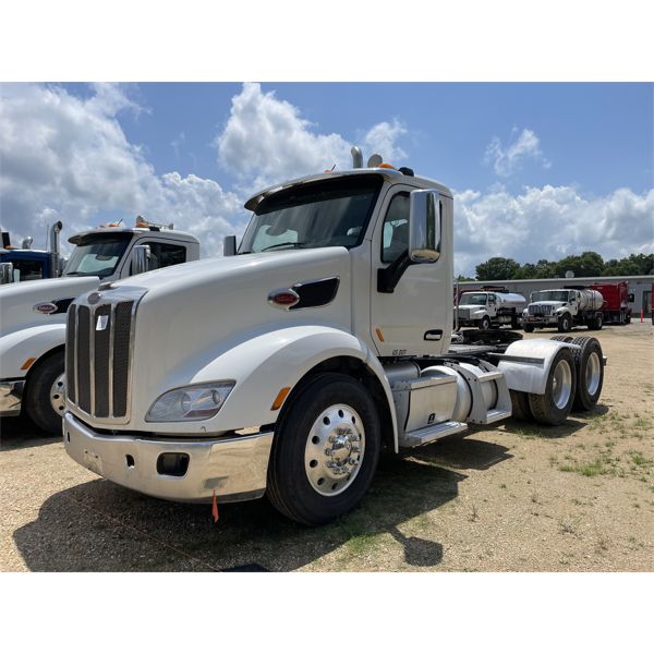 2018 PETERBILT 567 Day Cab Truck