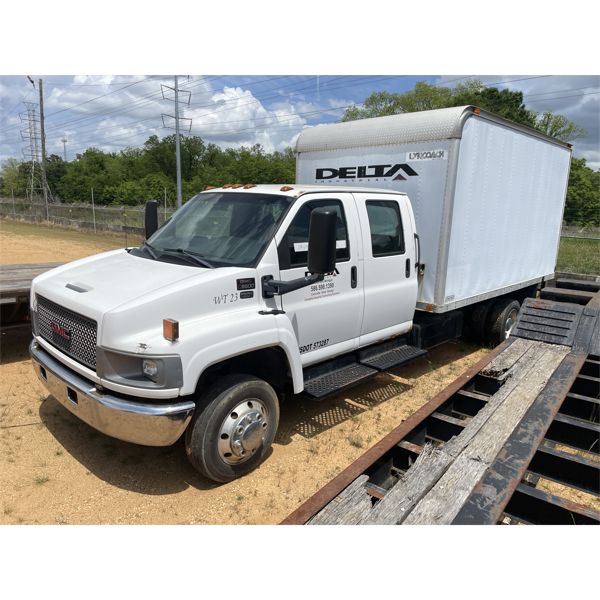 2005 GMC C5500 Box Truck