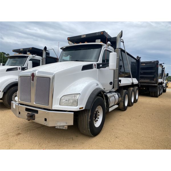2015 KENWORTH T880 Dump Truck
