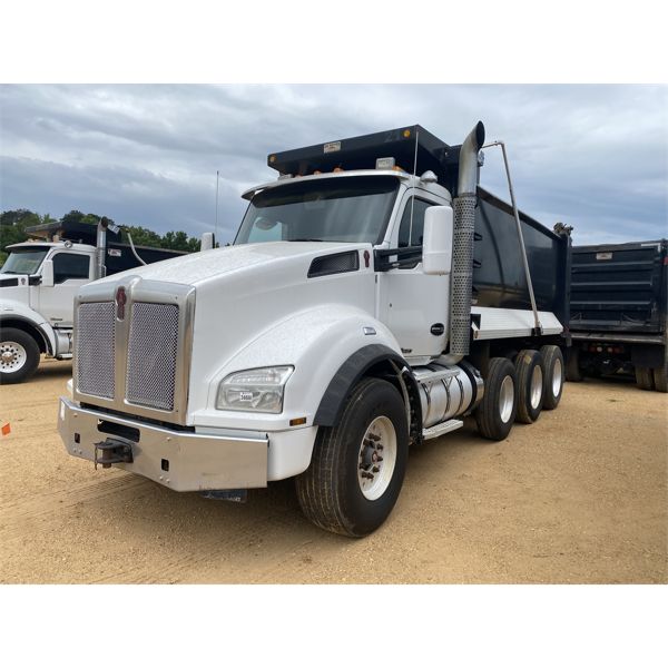 2015 KENWORTH T880 Dump Truck