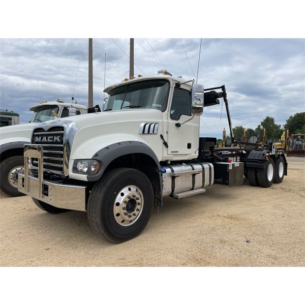 2024 MACK GR64F Roll Off Truck