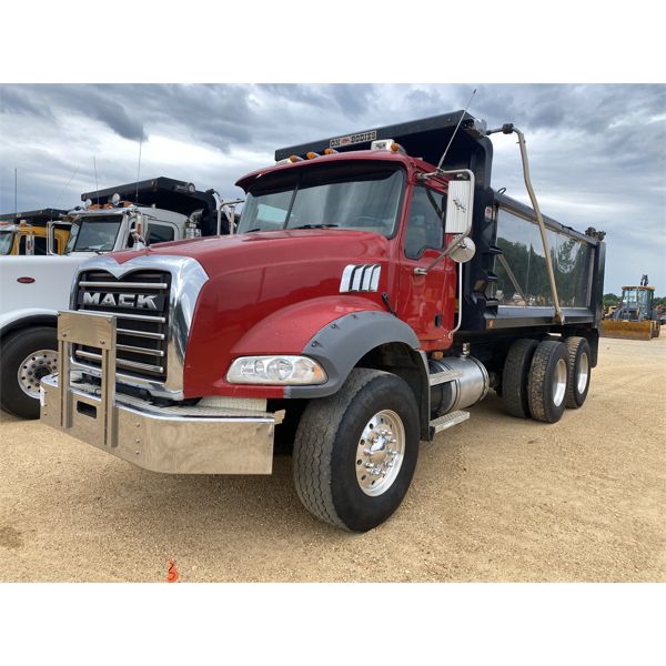 2007 MACK CT713 Dump Truck