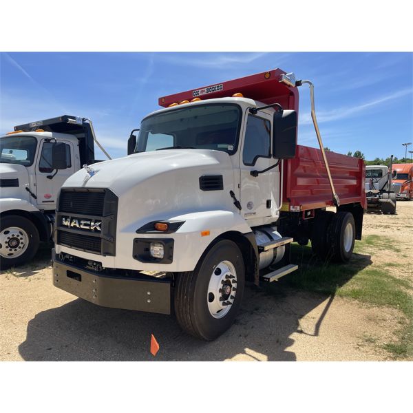2023 MACK MD642-4R Dump Truck