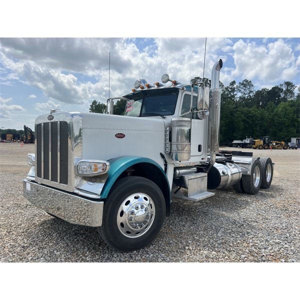 2020 PETERBILT 389 Day Cab Truck