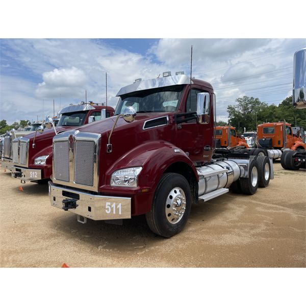 2024 KENWORTH T880 Day Cab Truck
