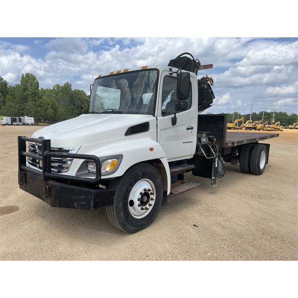 2005 HINO 338 Boom / Crane Truck