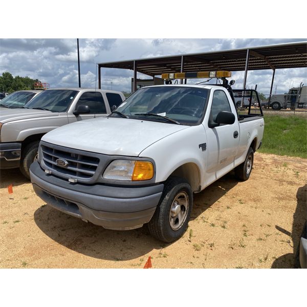 2004 FORD F150 XL Pickup Truck