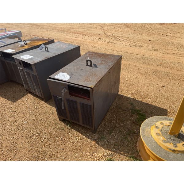 LINCOLN DC-600 WELDER