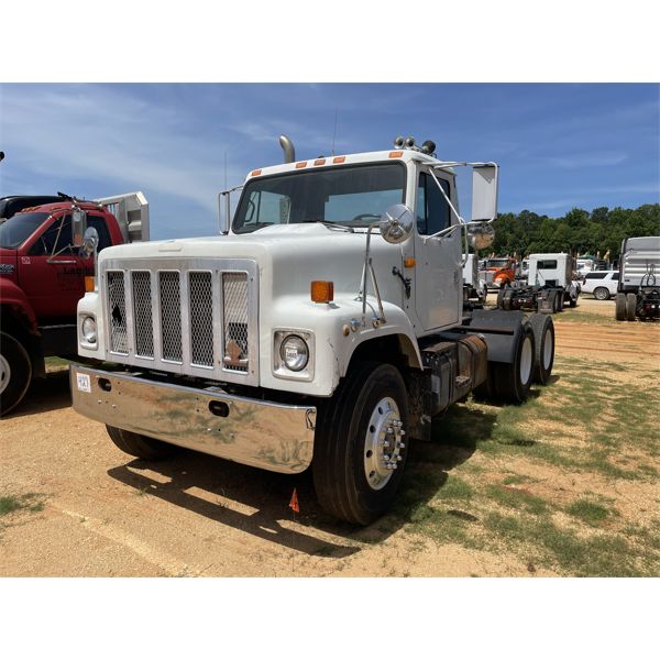 1991 INTERNATIONAL 2574 Day Cab Truck