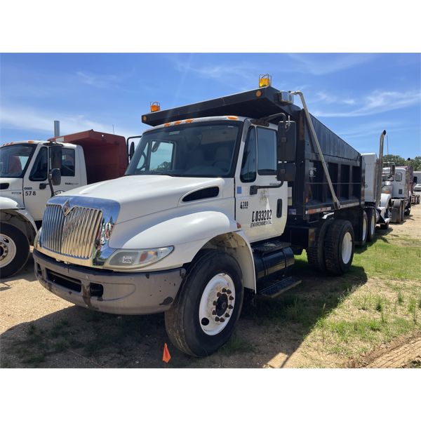 2003 INTERNATIONAL 4300 Dump Truck