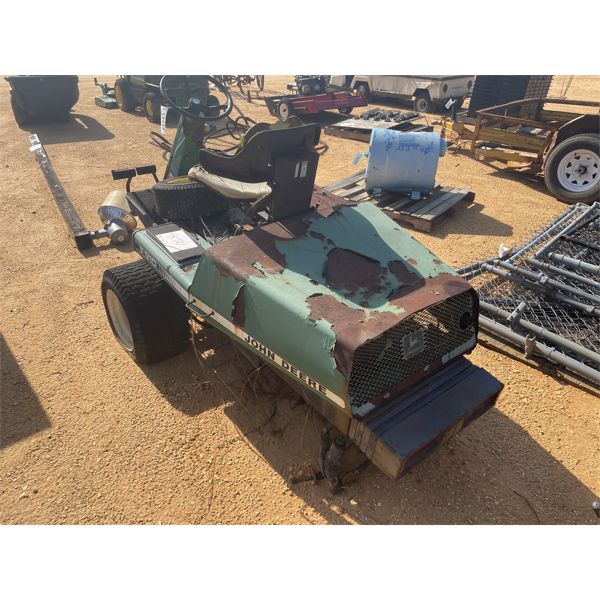 1991 JOHN DEERE F910 Lawn Mower