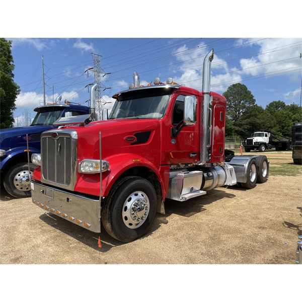 2020 PETERBILT 567 Sleeper Truck