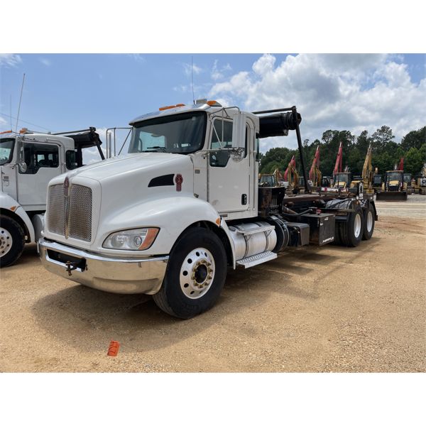 2017 KENWORTH T370 Roll Off Truck