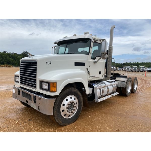 2017 MACK CHU613 Day Cab Truck