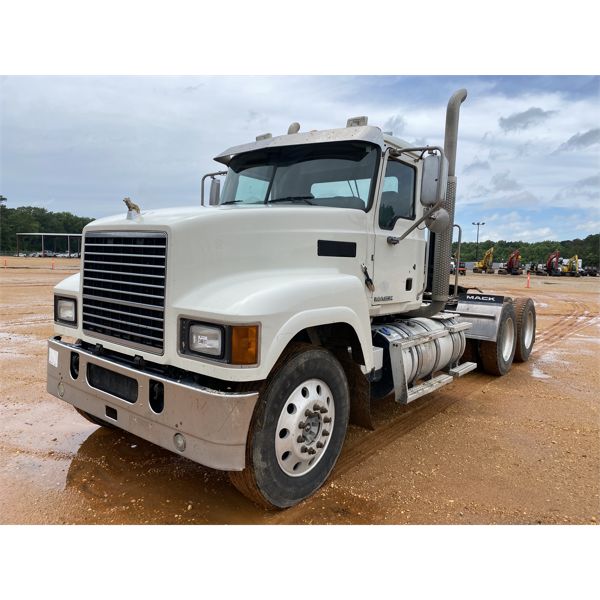 2017 MACK CHU613 Day Cab Truck