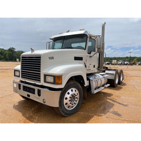 2017 MACK CHU613 Day Cab Truck