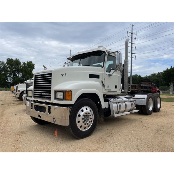2017 MACK CHU613 Day Cab Truck