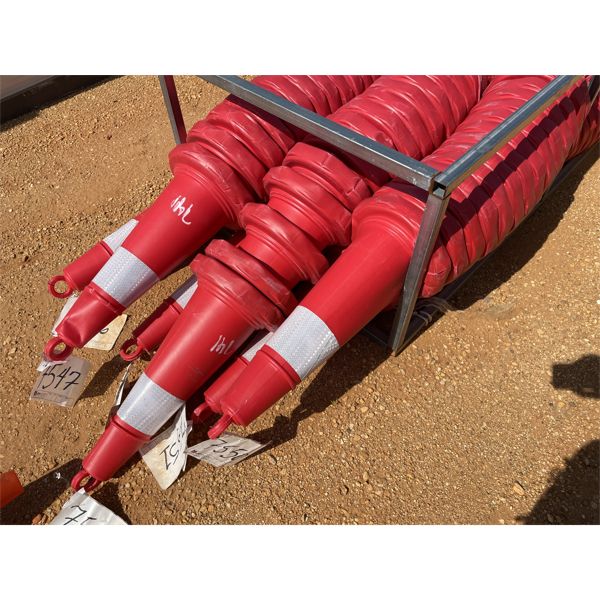 (25) SAFETY CONES