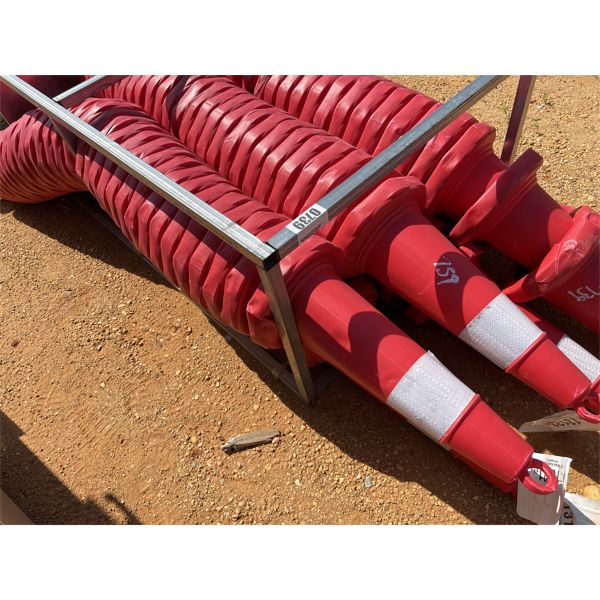 (25) SAFETY CONES