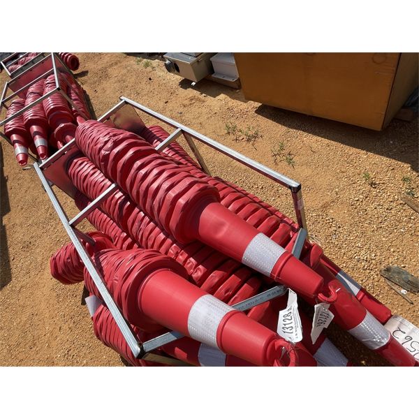 (25) SAFETY CONES