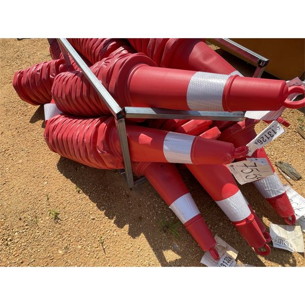 (25) SAFETY CONES