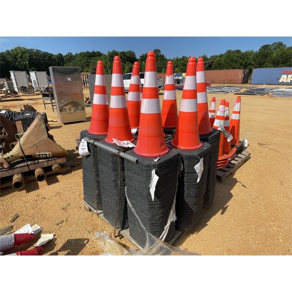 (25) SAFETY CONES