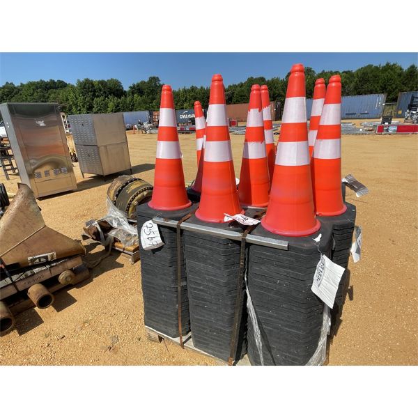 (25) SAFETY CONES