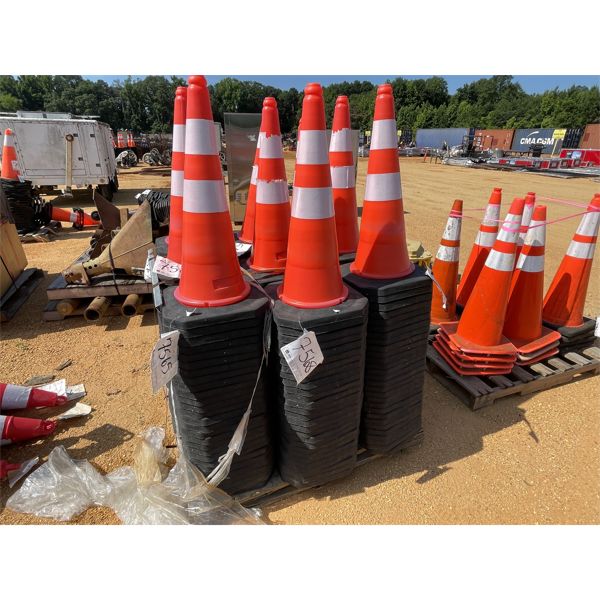 (25) SAFETY CONES