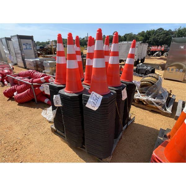 (25) SAFETY CONES