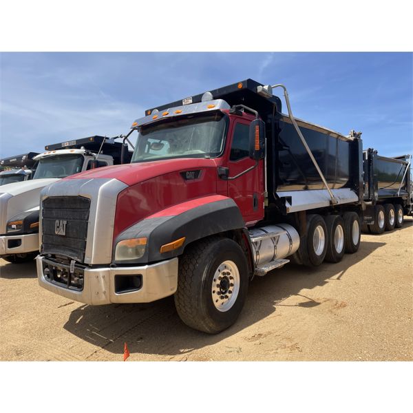 2013 CAT CT660 Dump Truck