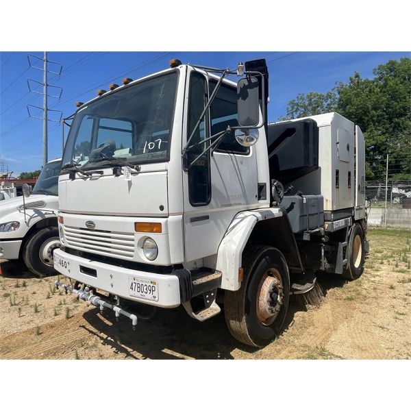 2002 STERLING SC8000 Sweeper Truck
