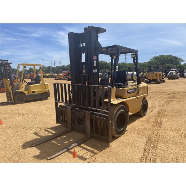 CAT GPL40 Forklift - Mast