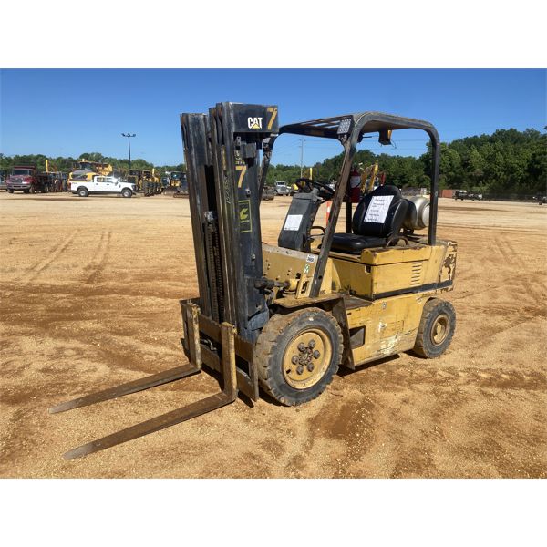 CAT V40D Forklift - Mast