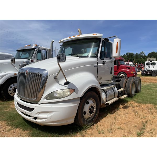 2011 INTERNATIONAL PROSTAR PREMIUM Day Cab Truck