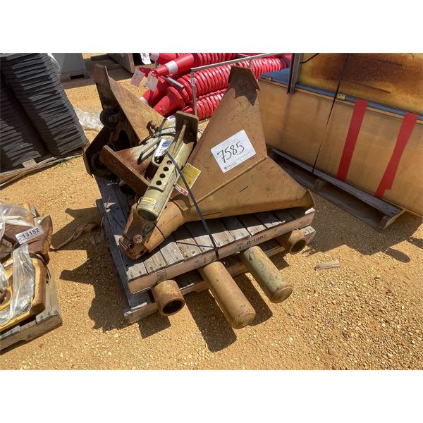 (4) JACK STANDS & SUPPORTS